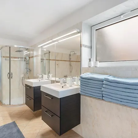 Black Dragon Haven Luxury With Pool, Sauna & Jacuzzi *