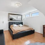 Black Dragon Haven Luxury With Pool, Sauna & Jacuzzi Villa Prag