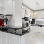 Βίλα Black Dragon Haven Luxury With Pool, Sauna & Jacuzzi Πράγα