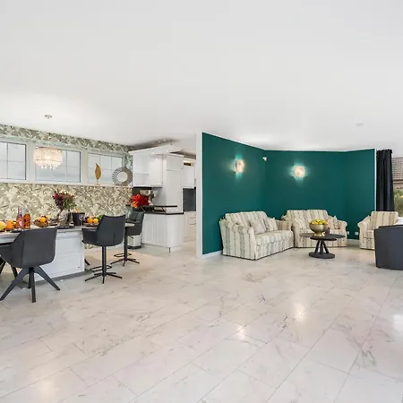 Black Dragon Haven Luxury With Pool, Sauna & Jacuzzi Villa