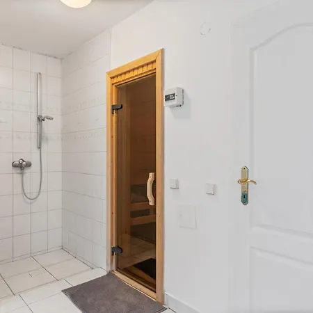 Black Dragon Haven Luxury With Pool, Sauna & Jacuzzi * Prag