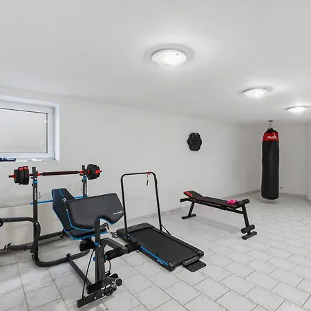 Black Dragon Haven Luxury With Pool, Sauna & Jacuzzi Villa Praag