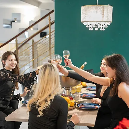 Black Dragon Haven Luxury With Pool, Sauna & Jacuzzi *