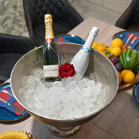 Black Dragon Haven Luxury With Pool, Sauna & Jacuzzi Praag