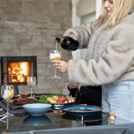 Black Dragon Haven Luxury With Pool, Sauna & Jacuzzi * Praag