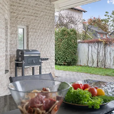 Black Dragon Haven Luxury With Pool, Sauna & Jacuzzi *