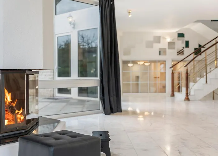 Black Dragon Haven Luxury With Pool, Sauna & Jacuzzi וילה פראג