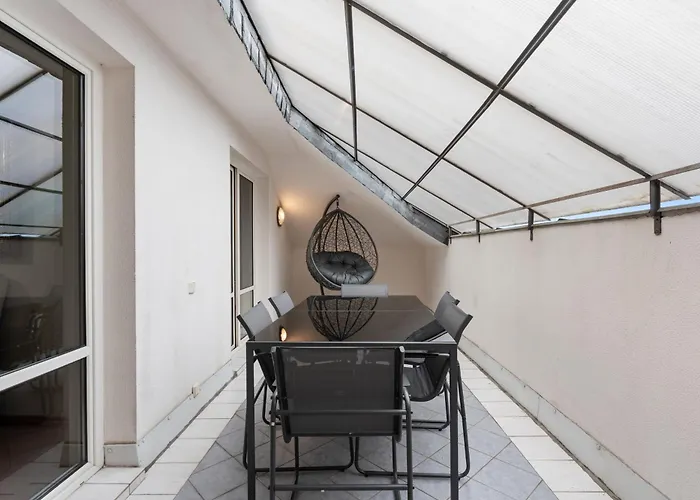 Black Dragon Haven Luxury With Pool, Sauna & Jacuzzi וילה