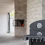 Black Dragon Haven Luxury With Pool, Sauna & Jacuzzi * Praga