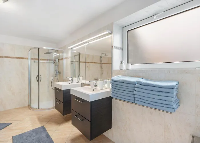 Black Dragon Haven Luxury With Pool, Sauna & Jacuzzi *