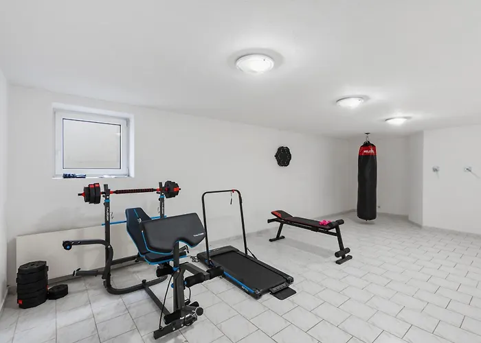 Black Dragon Haven Luxury With Pool, Sauna & Jacuzzi Villa Praag
